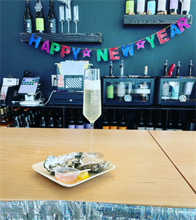 New Year's Eve 2025 Sparkling + Oyster Pairing