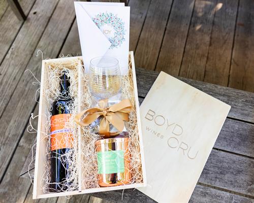 Holi-DAZE Gift Box
