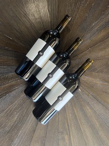 Library Syrah Holiday Vertical