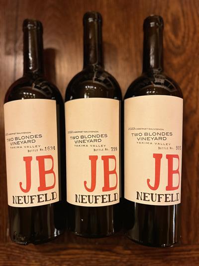 Two Blondes Vertical